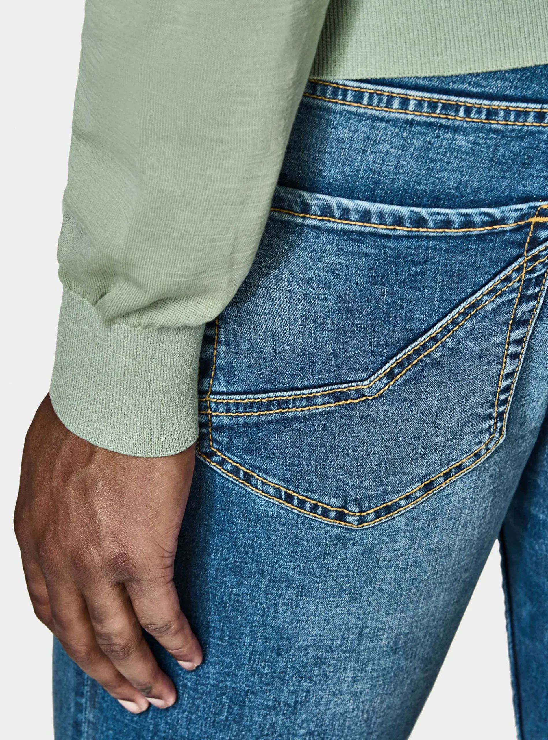 Maglia girocollo in cotone e seta