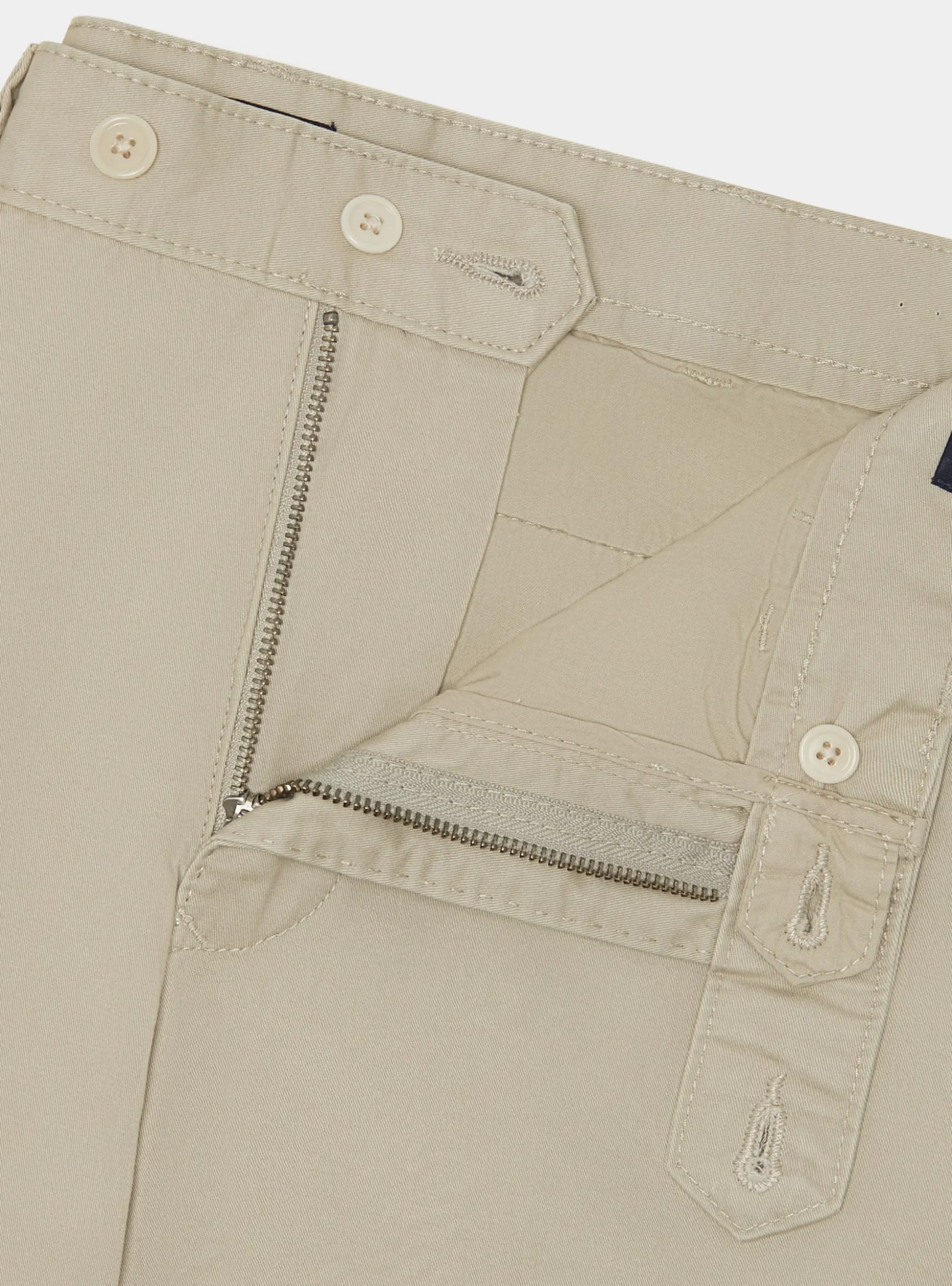 Pantaloni chino slim fit in cotone twill