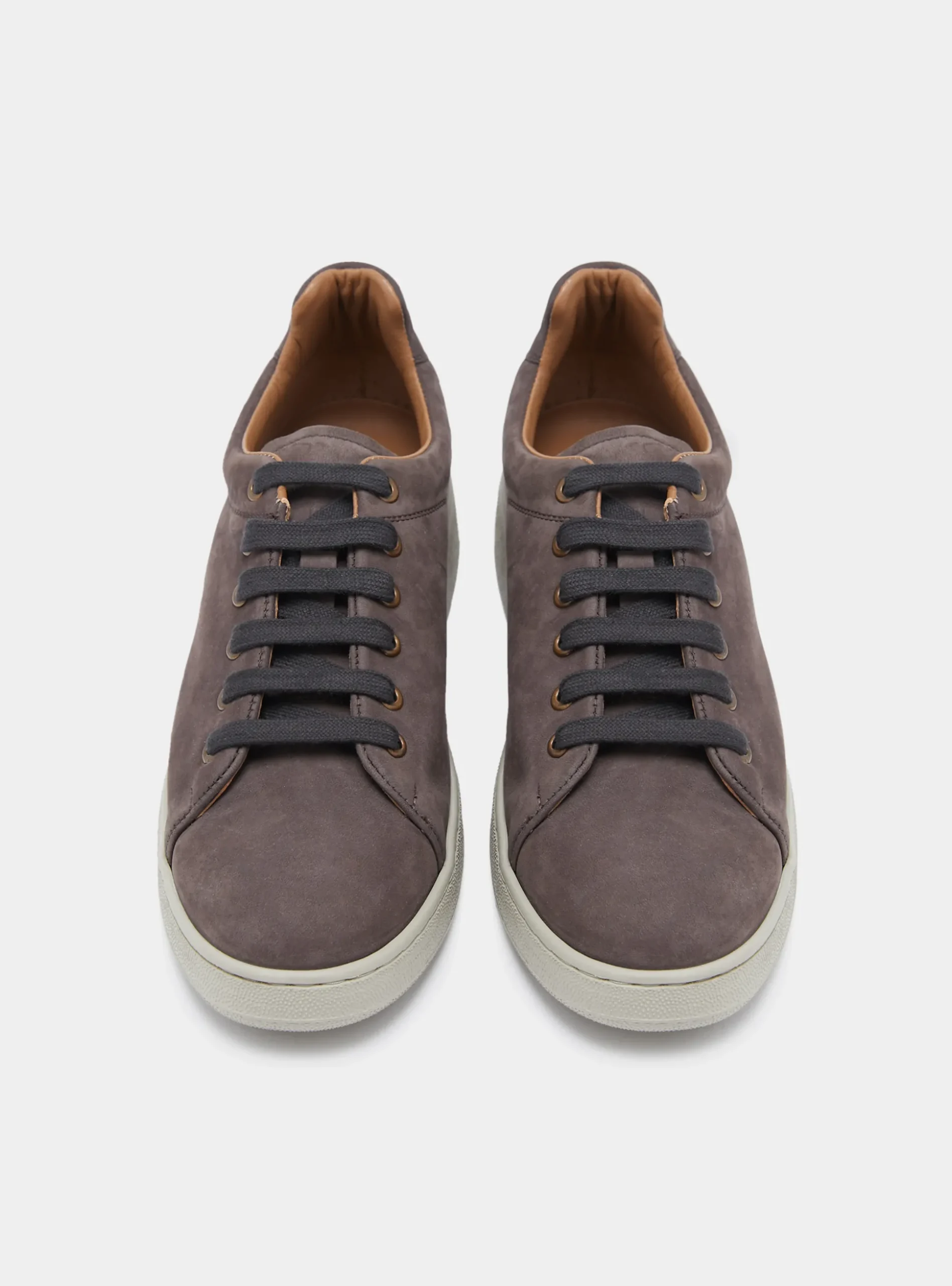 Sneakers in nabuk