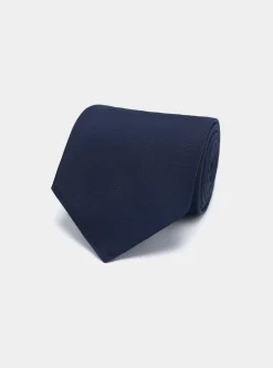 The perfect navy blue wedding